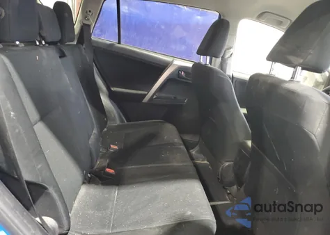 2017 Toyota Rav4 Le z USA, uszkodzony, nr VIN JTMBFREV9HJ107408